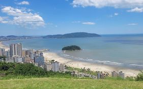 Apartamento pé na areia